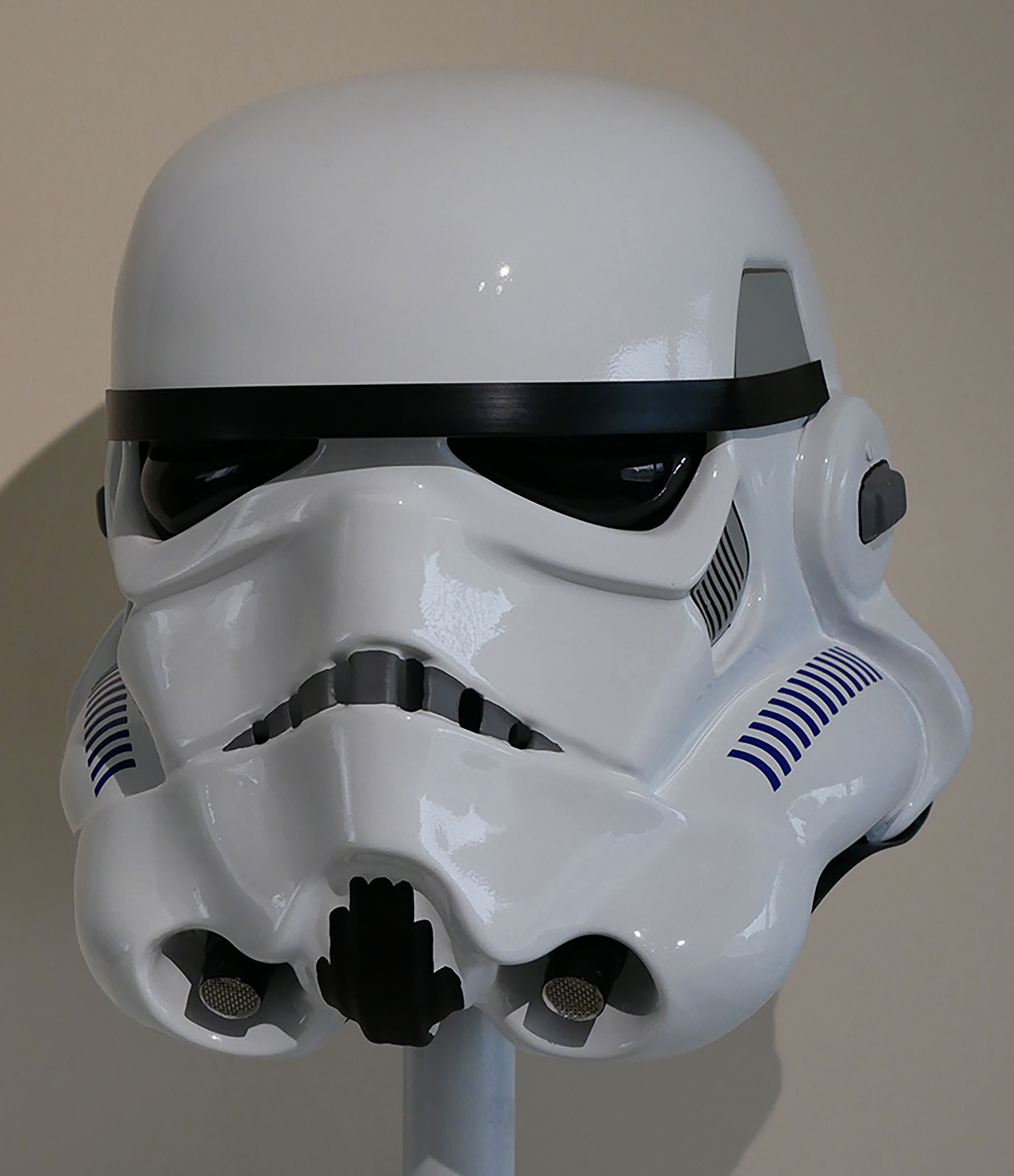 ストームトルーパーヒーローのフルサイズスターウォーズヘルメット
