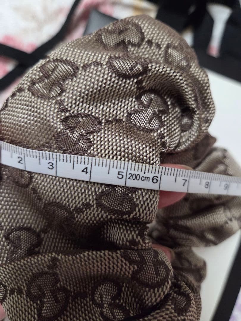 新品未使用ノベルティグッチGUCCIベージュログパターンシュシュ