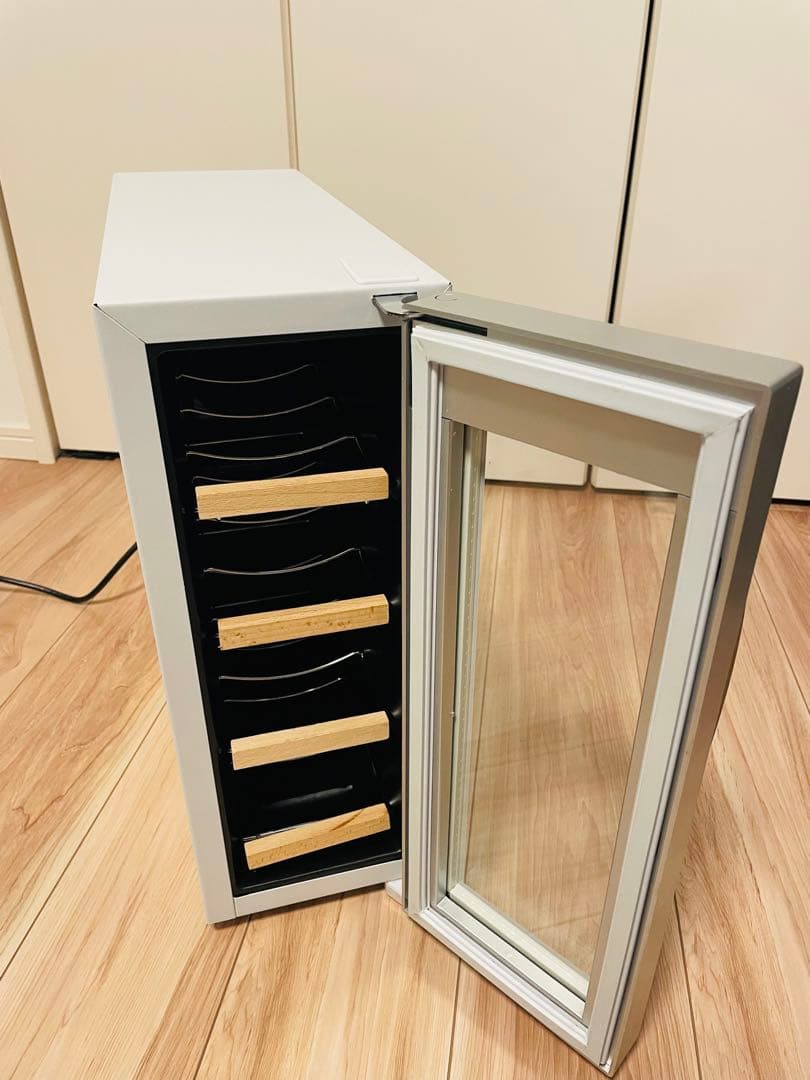 ワインセラー　CE-4W-W ホワイト　ペルチェ方式　4本収納用